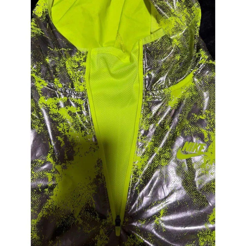 Nike Air Women's Running Pullover Jacket DJ8642 702 Volt Size L Large